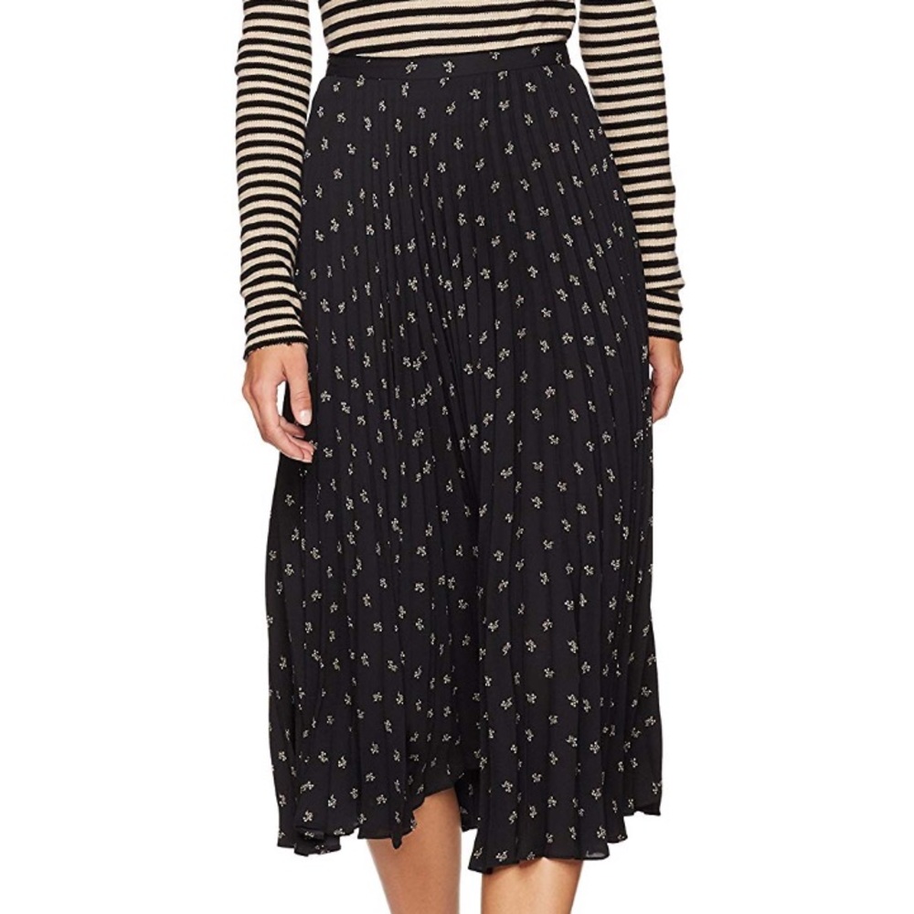 Ditsy floral pleated VINCE skirt.